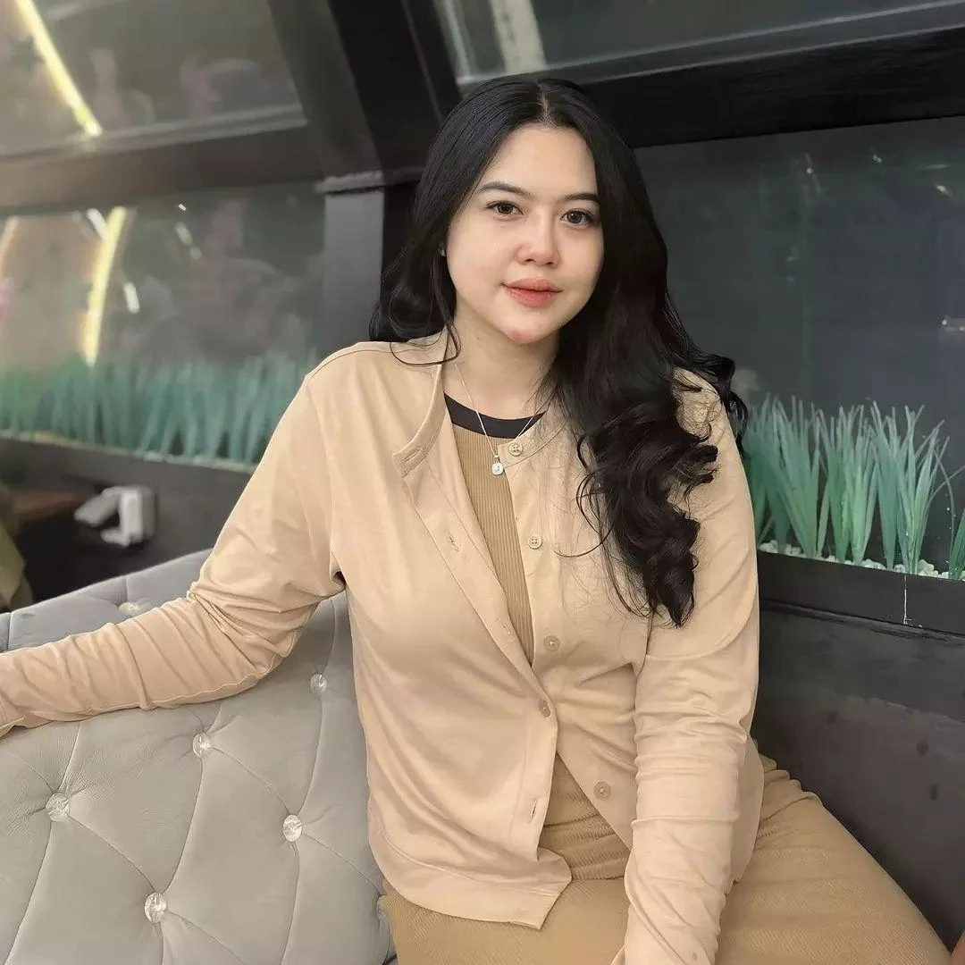 Gadis Cantik yang Membuatmu Lupa Segalanya, gadis cantik, lupa segalanya, cewek seksi