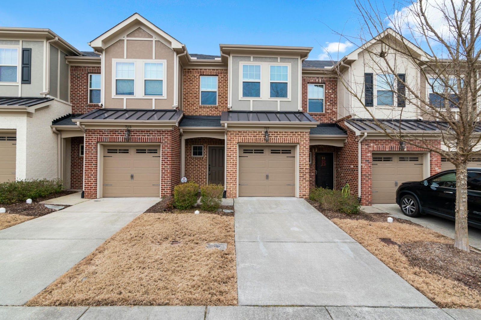 How to Choose the Best Garage Door for Your Sacramento Home
