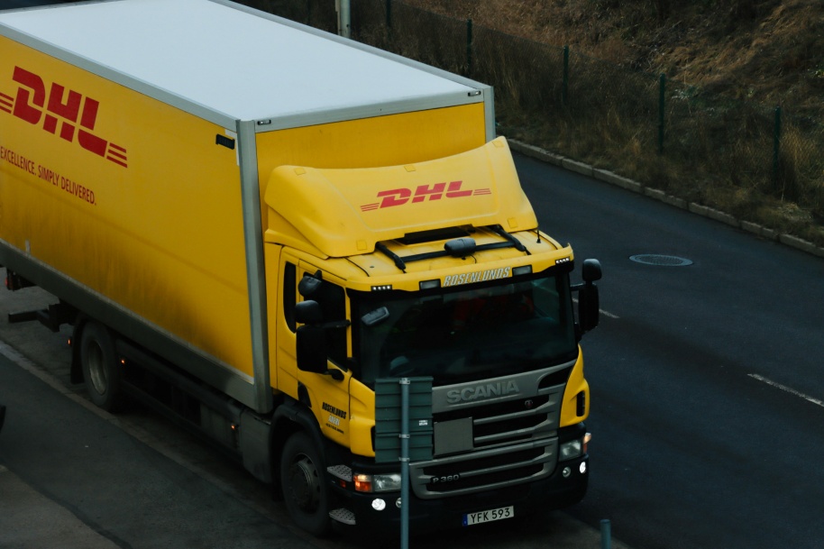 truk logistik CDD