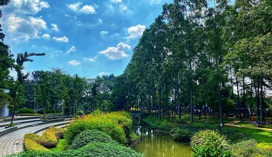 tempat baca buku di jakarta ruang terbuka