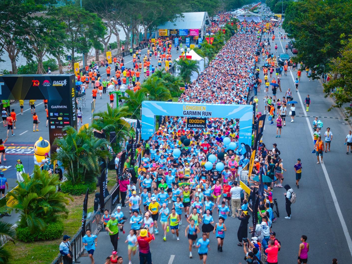 A group of people running on a streetAI-generated content may be incorrect.