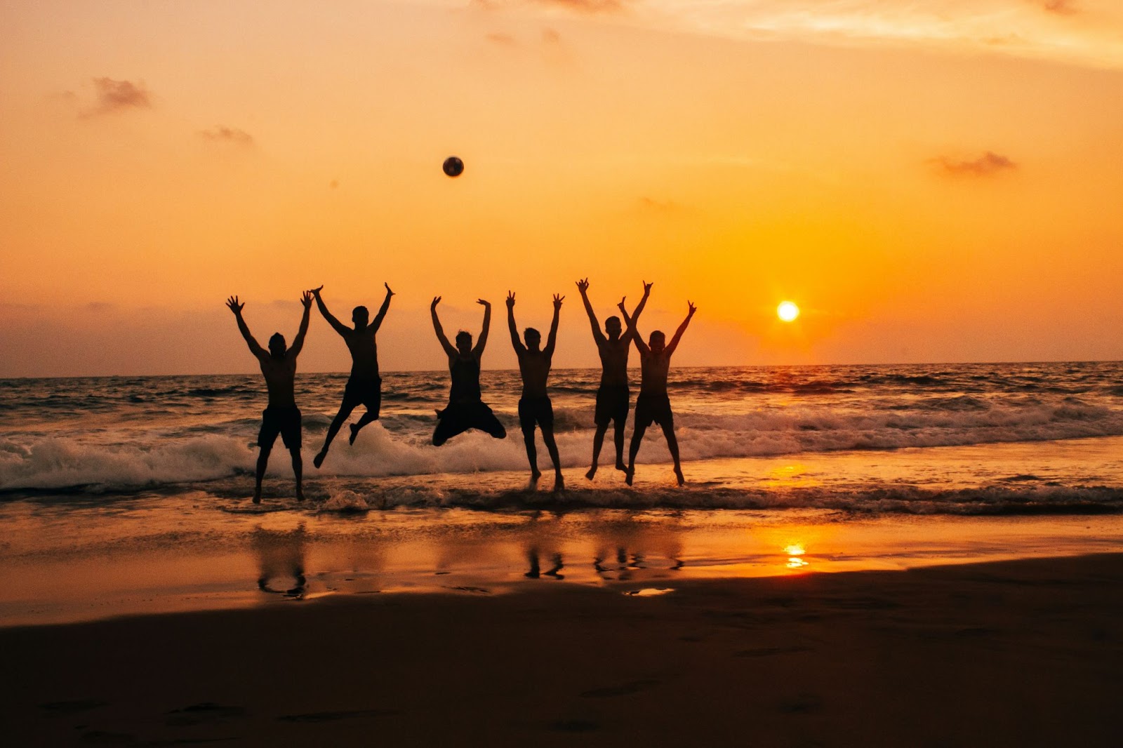 Beach Photo Poses: The Playful Splash