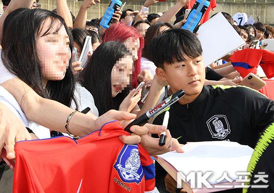 이승우 `여성팬들에게 인기 폭발` [MK포토]