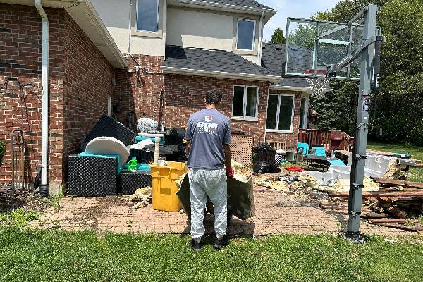 How Chicago Junk Removal Simplifies Your Cleanup Process