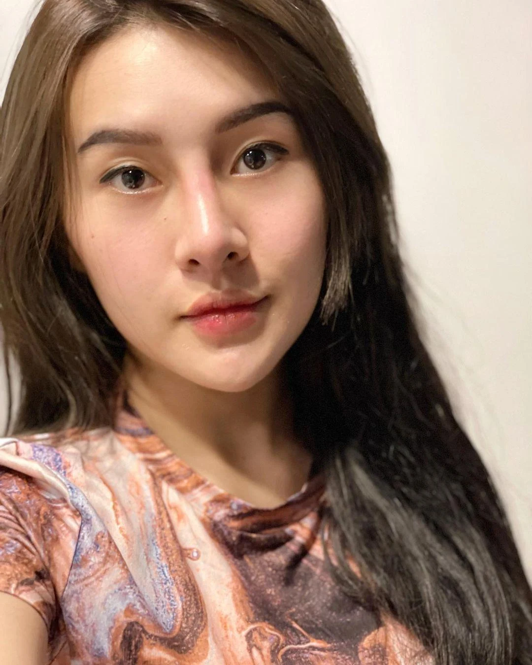 Wanita Cantik dengan Kulit Mulus Bercahaya, kulit mulus, wanita cantik, gadis glowing