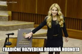 martina simkovicova – Zomri Online