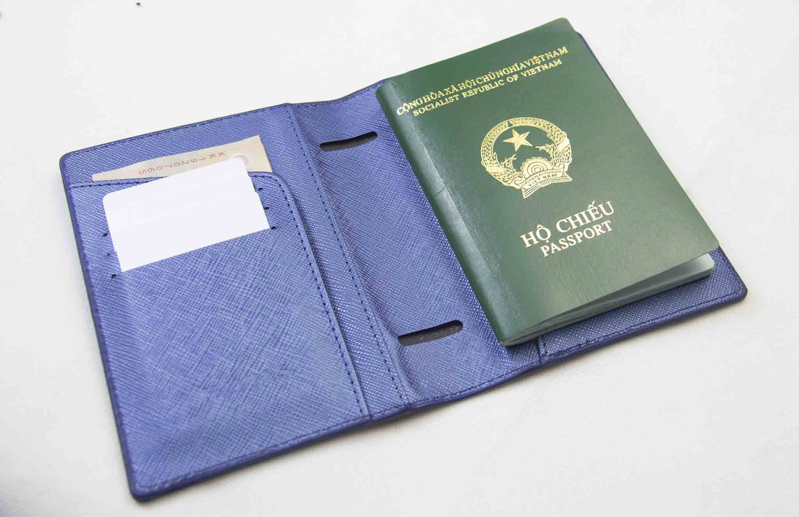 ví passport da thật 