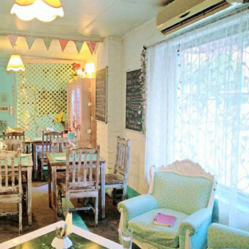Group-Friendly Cafes
