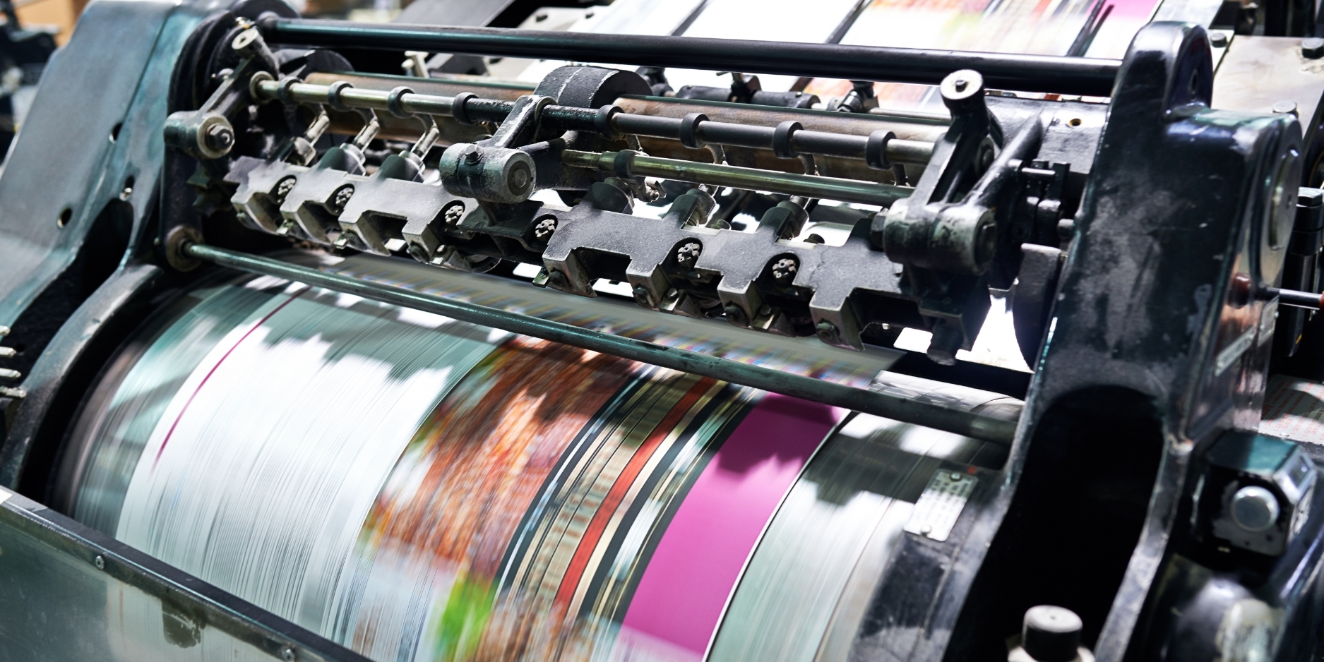 Advanced Digital Printing & Designing Services in Qatar – High-Quality & Efficient Solutions High-speed printing machine showcasing Digital Printing & Designing Qatar.