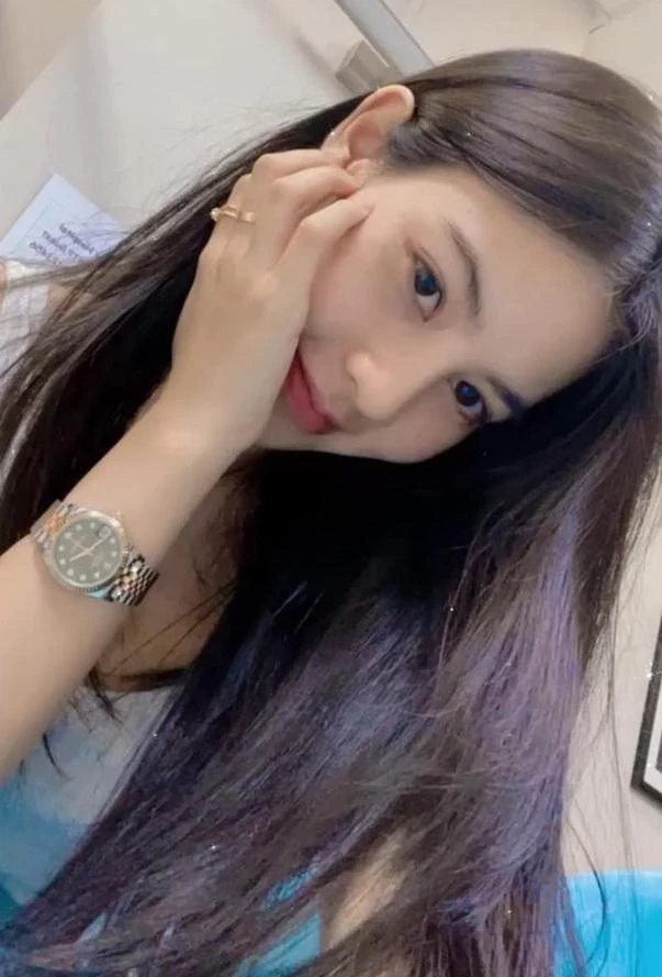 Senyum Manja Cewek Indo yang Bikin Klepek, cewek manja, gadis imut, wanita cantik indo