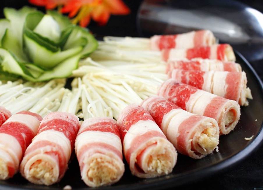 Ba Chỉ Bò Mỹ Cuộn Nấm Kim Châm - Hải Sản Ngô Sự