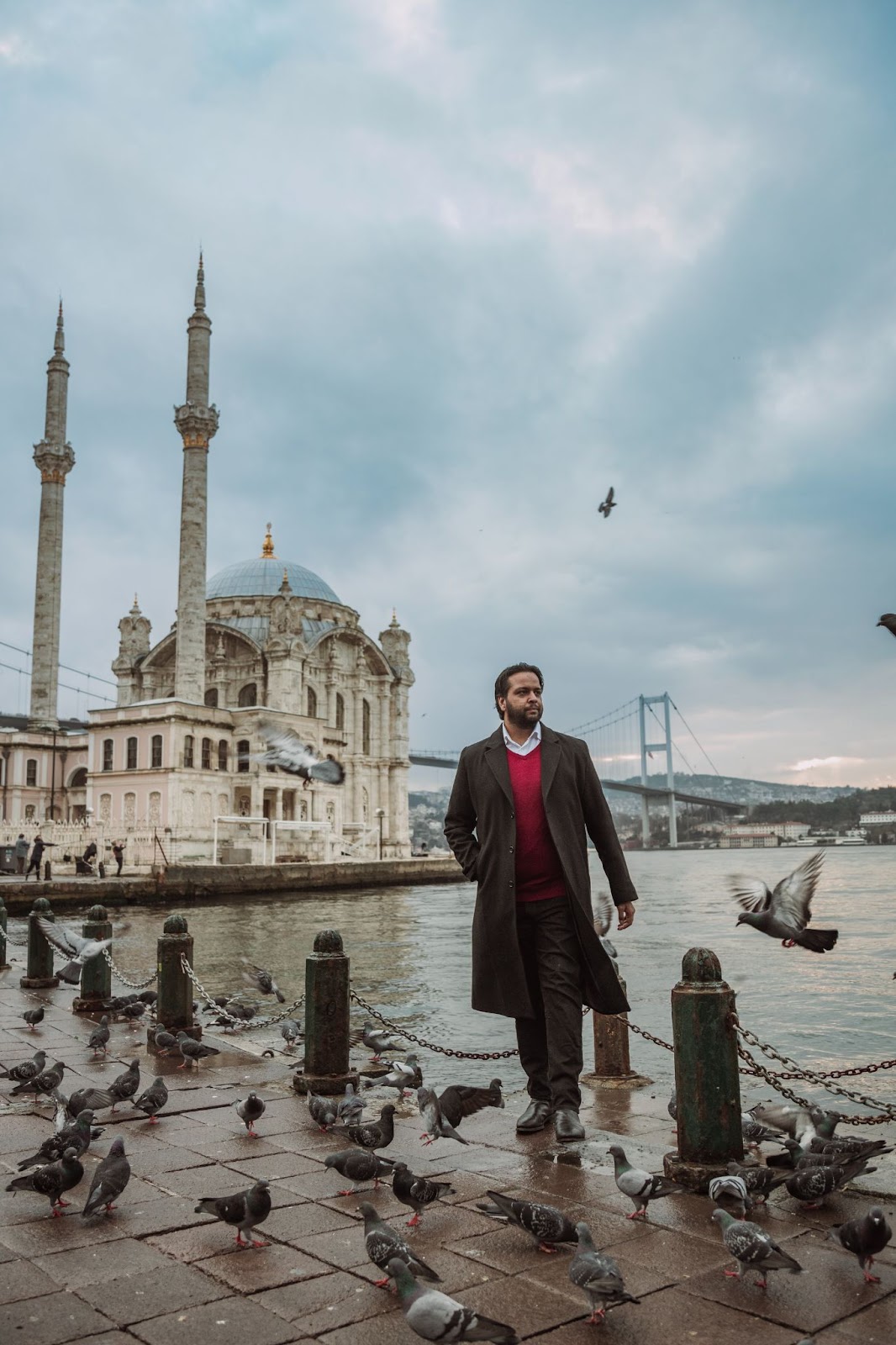 Red tones and sunrise wings, morning calm at Ortaköy.