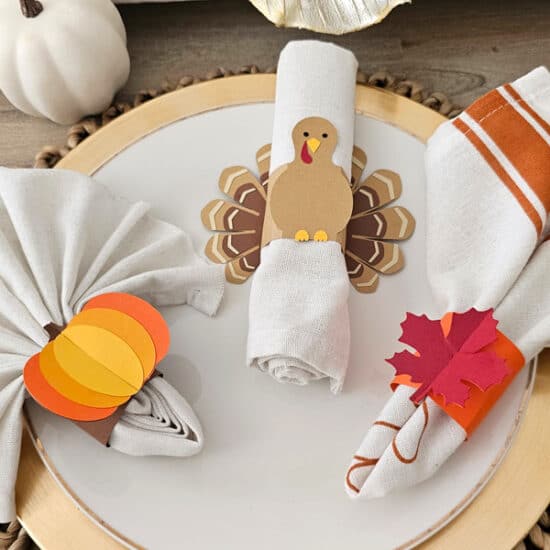 DIY Thanksgiving Napkin Rings: Crafty Table Decor.