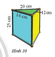 CHƯƠNG 3. HÌNH HỌC TRỰC QUAN CÁC HÌNH KHỐI TRONG THỰC TIỄNBÀI 4: DIỆN TÍCH XUNG QUANH VÀ THỂ TÍCH CỦA HÌNH LĂNG TRỤ ĐỨNG TAM GIÁC, HÌNH LĂNG TRỤ ĐỨNG TỨ GIÁC1. DIỆN TÍCH XUNG QUANH CỦA HÌNH LĂNG TRỤ ĐỨNG Bài 1: Hãy quan sát lăng trụ đứng tam giác (Hình 1) và thực hiện các yêu cầu sau:a) Tính tổng diện tích ba mặt bên của hình lăng trụ đứng.b) Gọi Cđáy là chu vi đáy và h là chiều cao của hình lăng trụ, tính Cđáy .h.c)  So sánh kết quả của câu a và câu b. Đáp án chuẩn: a) 31,5 (cm2)b) 31,5 (cm3)c) Giống nhauThực hành 1: Tính diện tích xung quanh của lăng trụ đứng có đáy là hình thang được cho trong hình 2. Đáp án chuẩn: 120 (cm2)2. THỂ TÍCH CỦA HÌNH LĂNG TRỤ ĐỨNGBài 2: Cho hình hộp chữ nhật với kích thước như Hình 3a. Hình hộp này được cắt đi một nửa để có hình lăng trụ đứng như ở Hình 3b.a) Tính thể tích của hình hộp chữ nhật.b) Dự đoán thể tích của hình lăng trụ đứng tam giác dựa vào thể tích hình hộp chữ nhật ở câu a.c) Gọi Sđáy là diện tích mặt đáy và h là chiều cao của hình lăng trụ tam giác. Hãy tính Sđáy . hd) So sánh Sđáy . h và kết quả dự đoán ở câu b. Đáp án chuẩn: a) 72 (cm3)b) Bằng một nửa thể tích hình hộp chữ nhật ở câu a.c) 36 (cm3)d) Như nhau.Thực hành 2: Tính diện tích xung quanh của một cột bê tông hình lăng trụ đứng có chiều cao 2 m và đáy là tam giác đều có cạnh 0,5 m (Hình 4). Đáp án chuẩn: 3 (m2)Thực hành 3: Tính thể tích hình lăng trụ đứng tứ giác có đáy là hình thang với kích thước cho trong Hình 5Đáp án chuẩn:312 (cm3)3. DIỆN TÍCH XUNG QUANH VÀ THỂ TÍCH CỦA MỘT SỐ HÌNH KHỐI TRONG THỰC TIỄNThực hành 4: Để làm cầu bắc qua một con kênh, người ta đúc một khối bê tông hình lăng trụ đứng tam giác có kích thước như Hình 8. Hãy tính thể tích khối bê tông.Đáp án chuẩn:1848 (m3)Vận dụng: Bạn Nam đã làm một chiếc hộp hình lăng trụ đứng với kích thước như Hình 9. Bạn ấy định sơn các mặt của chiếc hộp, trừ mặt bên dưới. Hãy tính diện tích cần sơn.Đáp án chuẩn:184 (cm2)BÀI TẬP