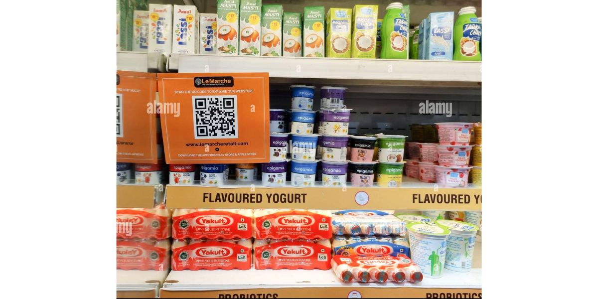 Le Marche's QR Code sticker in the shopping aisle.