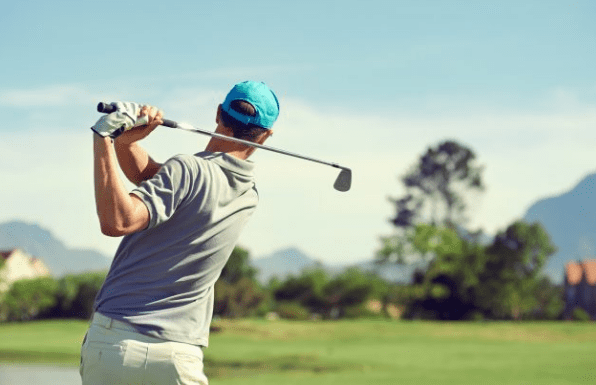 Viêm gân chớp xoay khi chơi golf