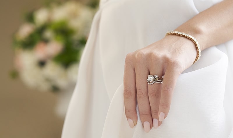 How to Pair Your Solitaire Diamond with Wedding Bands