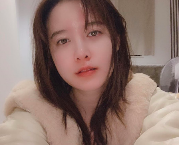 This contains an image of Goo Hye Sun Without Makeup
