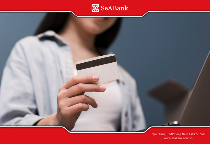 There are 4 main types of credit cards divided according to criteria such as card class, user, scope of use and purpose of use.