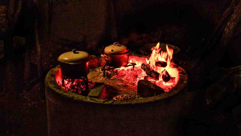 This image has an empty alt attribute; its file name is budget-friendly-portable-fire-pits-that-shine.jpg