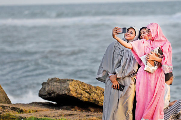 Women of Grace and Grit: The Bohra Model of Empowerment