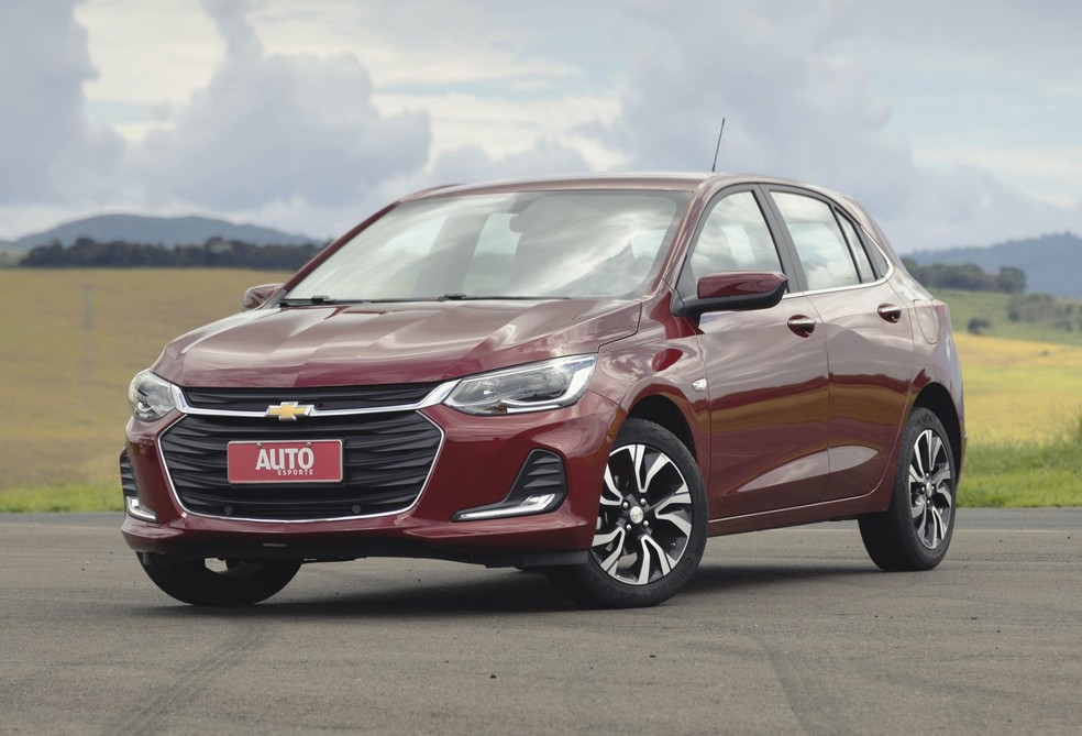 Chevrolet Onix tem média de seguro de R$ 1.775 no Brasil — Foto: Autoesporte/Fábio Aro