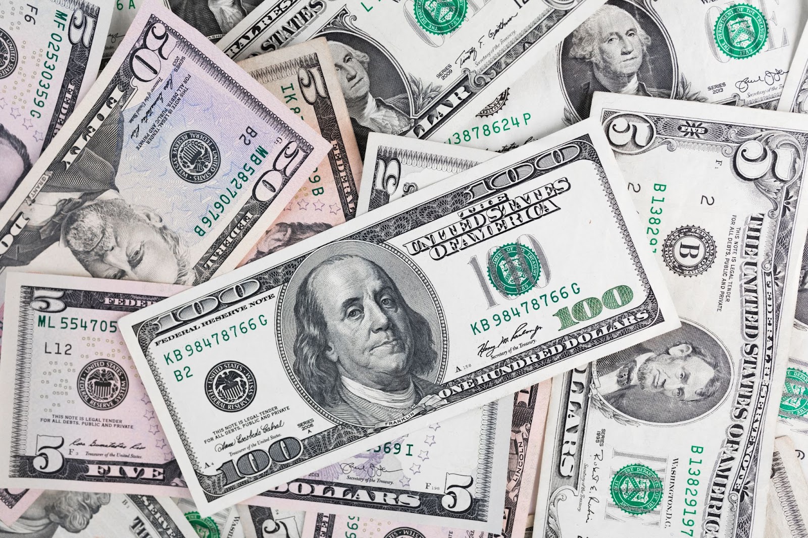 Los eventos globales en el mercado financiero afectan al dólar