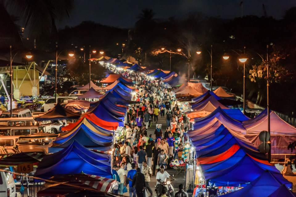  free things to do in langkawi Stroll at Langkawi Night Market