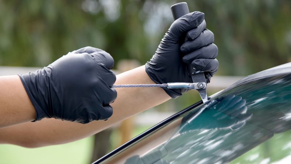 Windshield Replacement: What to Do After Installation<br />
