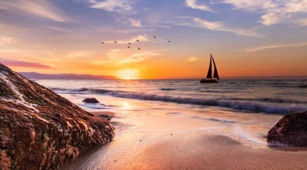 25 Photos of Sunlight Kissing the Earth, sunlight landscapes, nature glow, nature, landscape, golden fields, morning rays