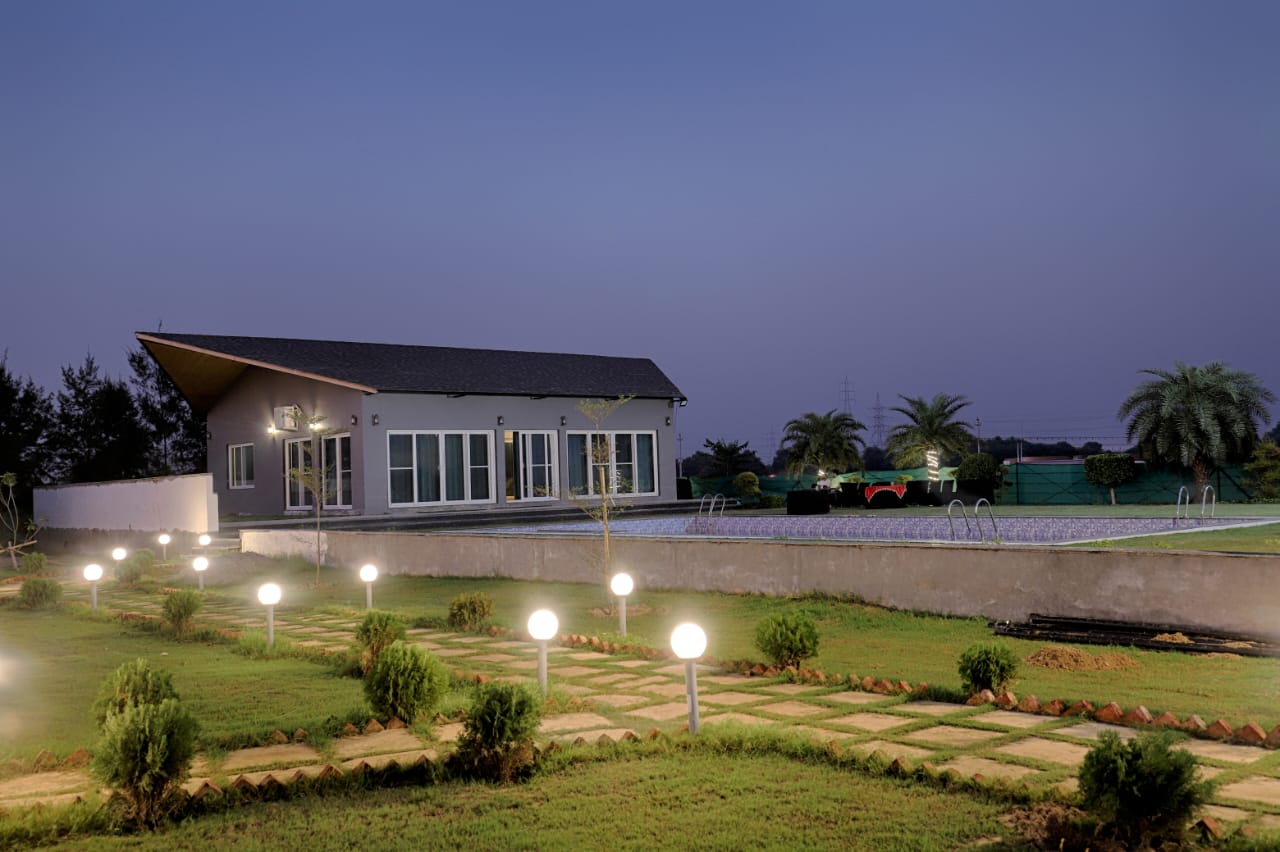 Private Pool Villas Near Gurgaon for Your Next Celebration