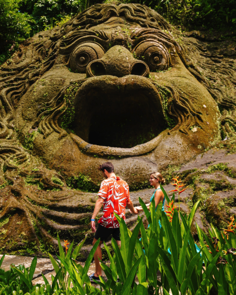 what to do in bali - visit Alas Harum at Tegallalang Rice Terrace - temple run face!
