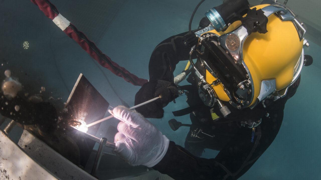 Underwater welder 