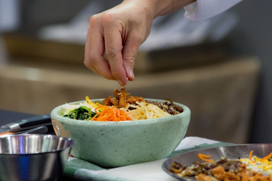 korean-food-table-wang-house-korean-ramen
