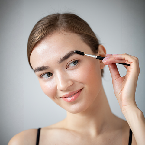 Grooming brows for a soft glam makeup finish - Charmacy Milano