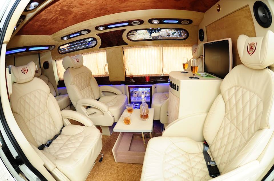 Thuê Xe Limousine 7 Chỗ Hà Nội - Lựa Chọn Hoàn Hảo Cho Chuyến Đi Của Bạn