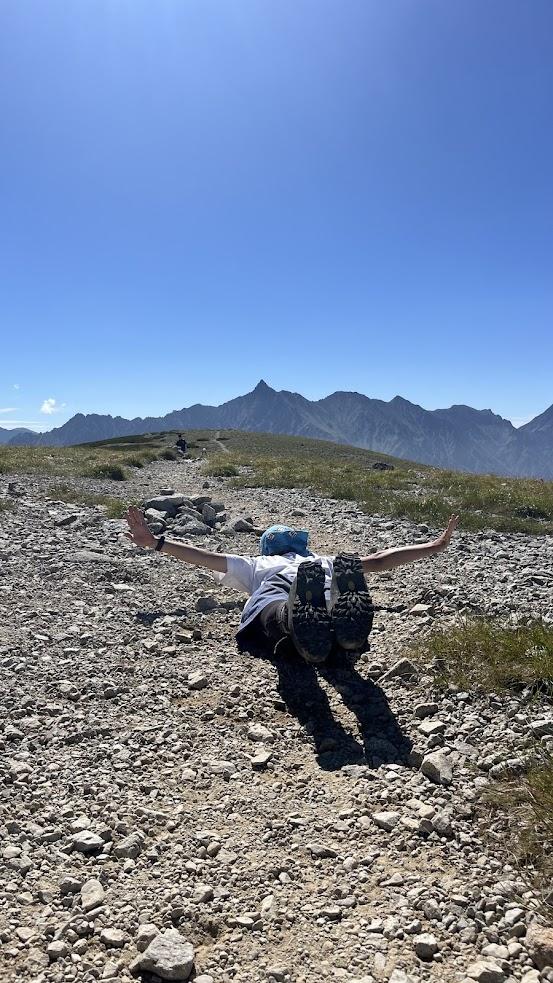 屋外, 山, 自然, 水 が含まれている画像

自動的に生成された説明