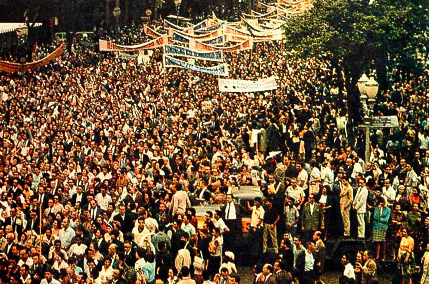 Passeata da Marcha da Famlia com Deus pela Liberdade