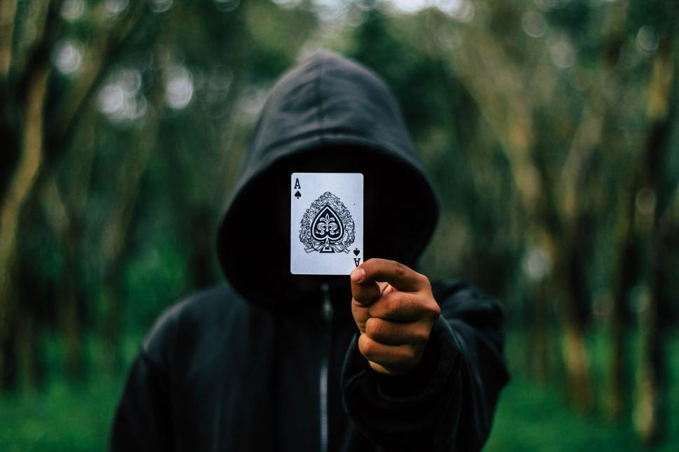The Art of Bluffing: Lessons from Poker for Everyday Life