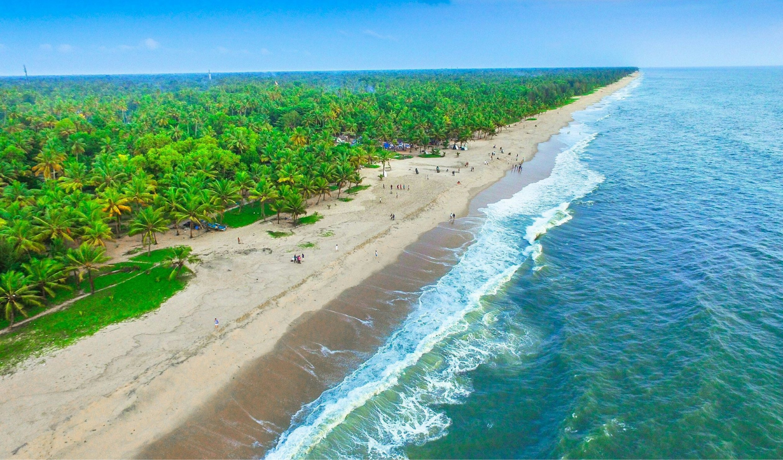  Thottada Beach: North Kerala’s Hidden Gem