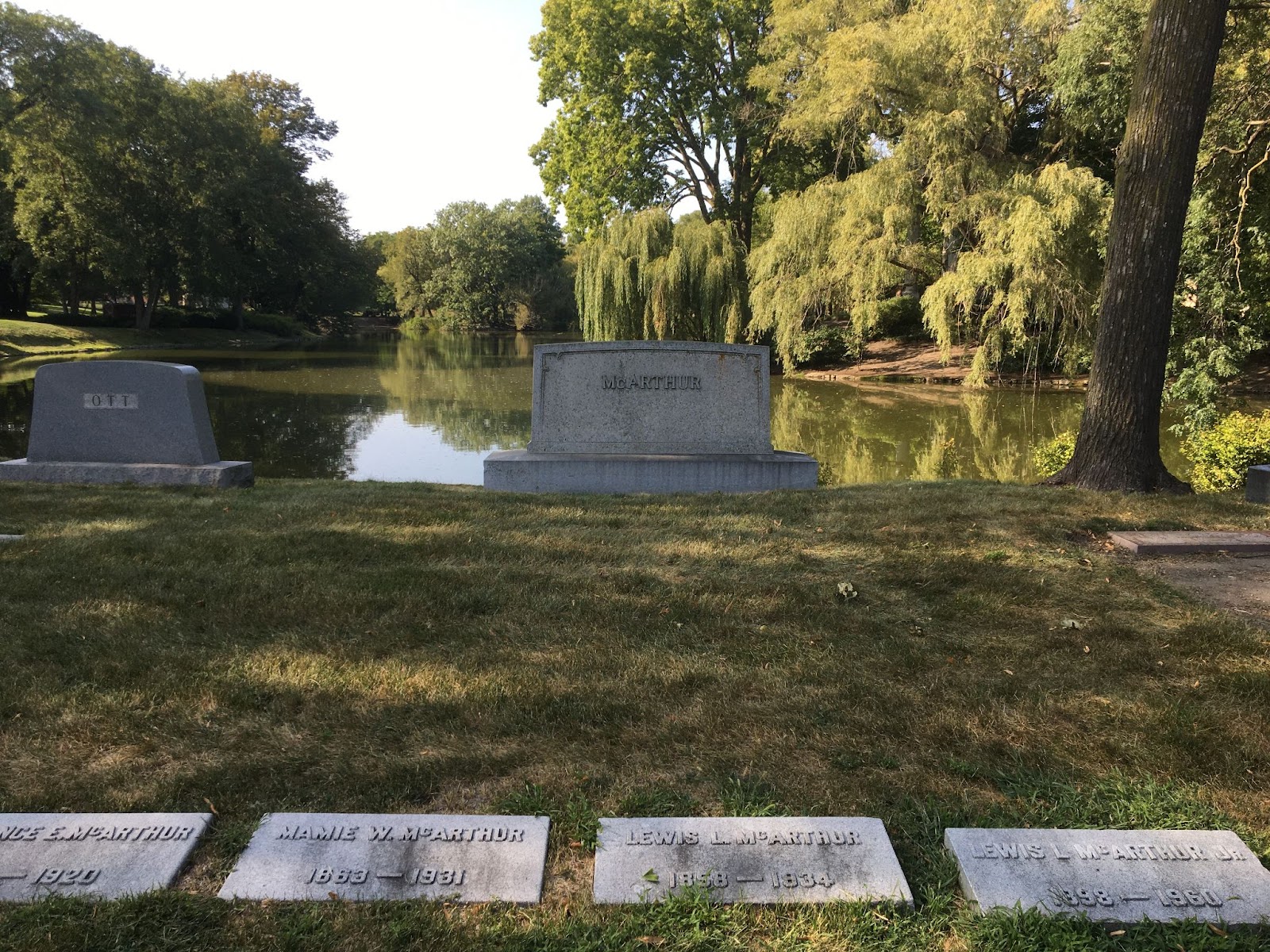 Graceland cemetery  grave stones