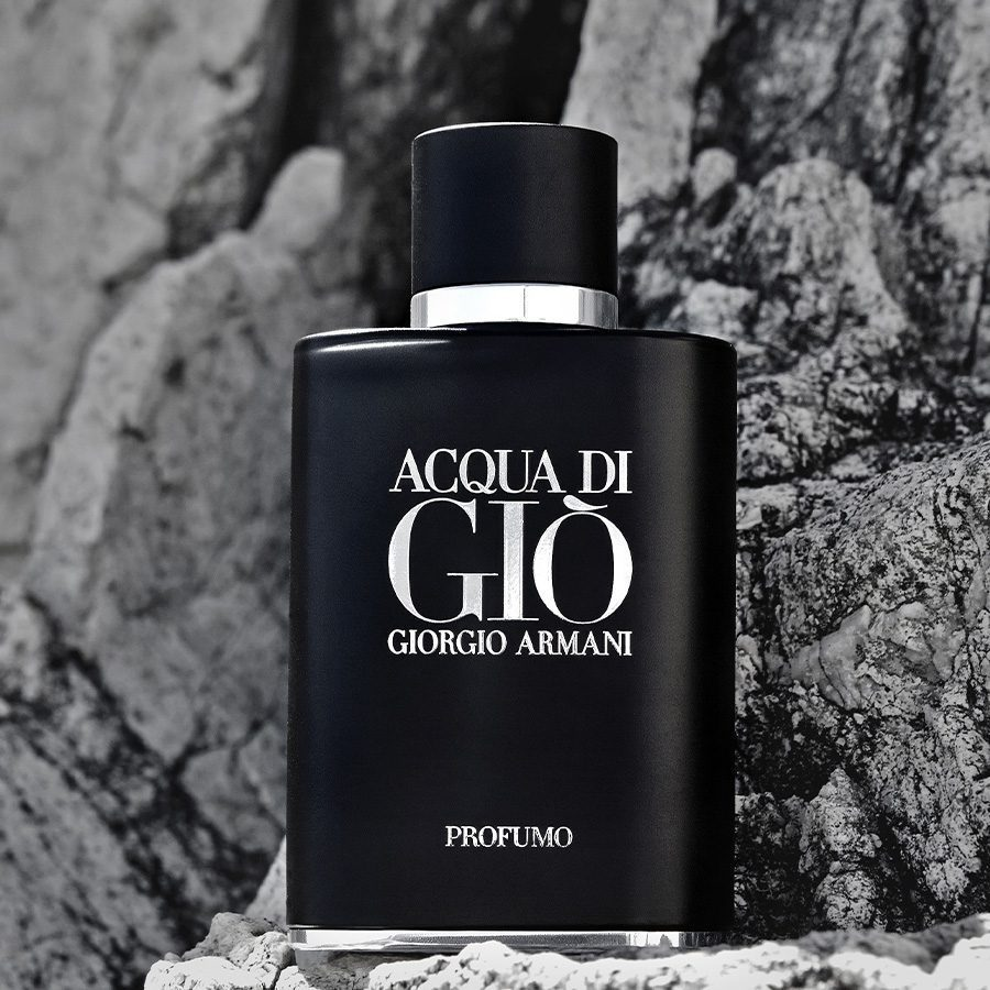 Giorgio Armani Acqua Di Gio Profumo là chai nước hoa nam khi du lịch không thể thiếu