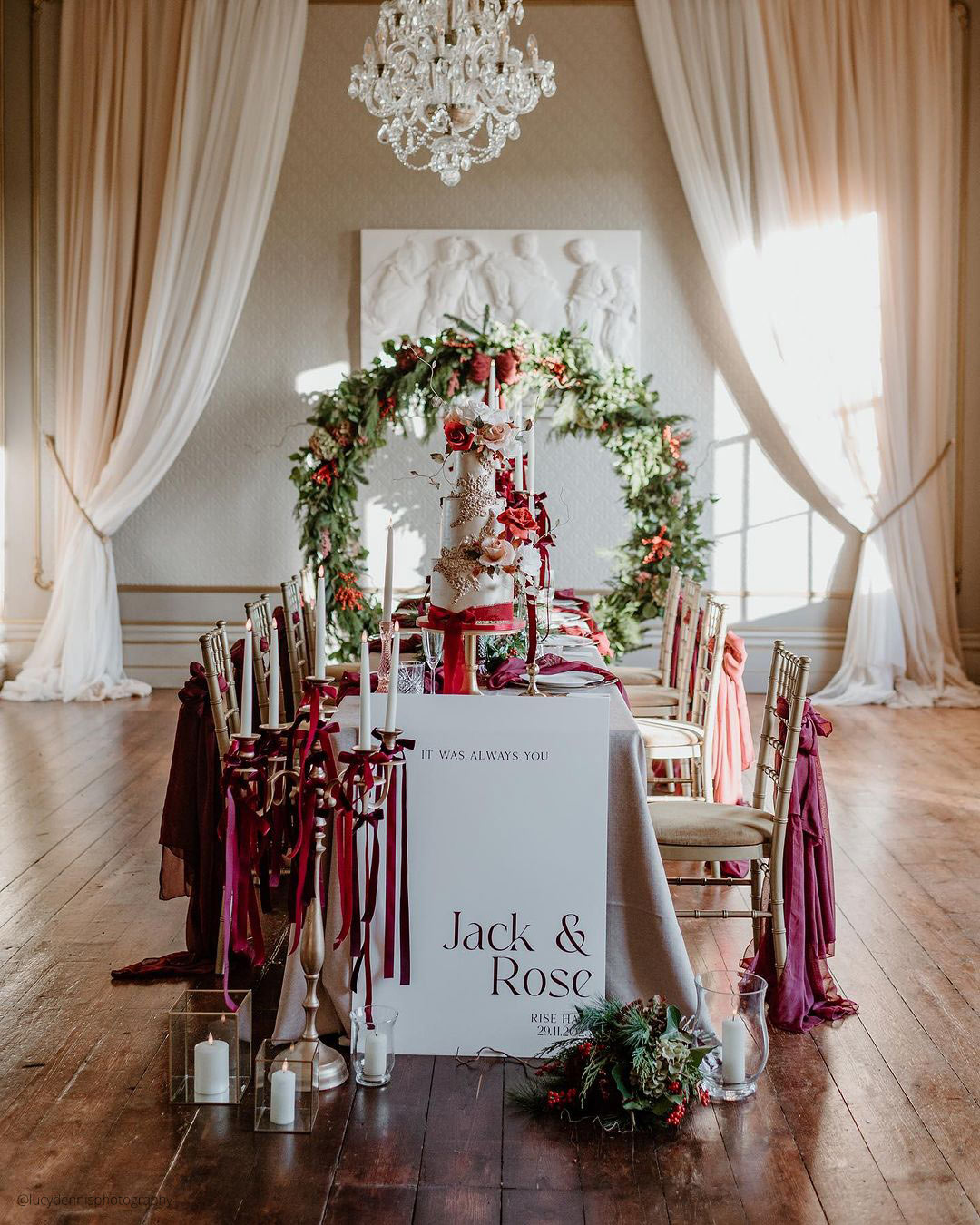 winter wedding decorations reception table ribbon sign lucydennisphotography