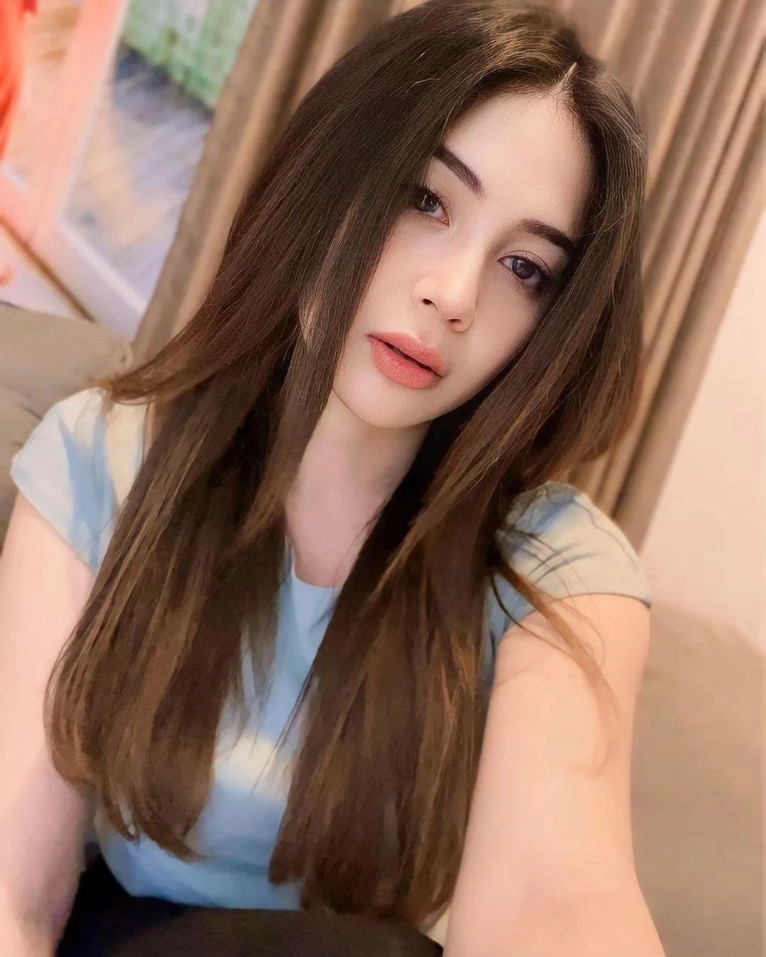 Senyuman Cewek Indo yang Bikin Lupa Dunia, cewek cantik indo, gadis manja, wanita muda