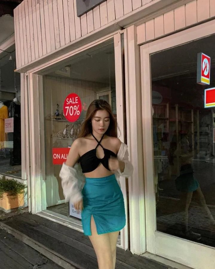 Wanita Cantik yang Membuatmu Tak Bisa Berpaling, wanita cantik, tak bisa berpaling, cewek seksi