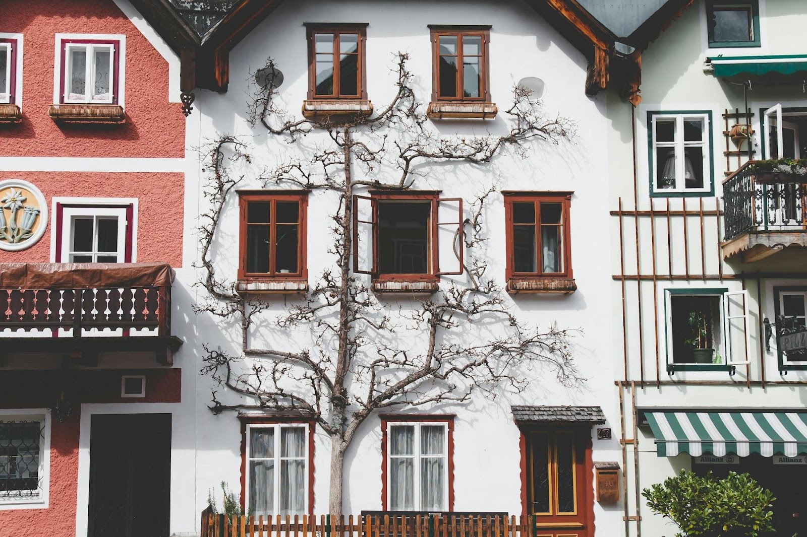 Town Houses vs. Single-Family Homes: A Comparison