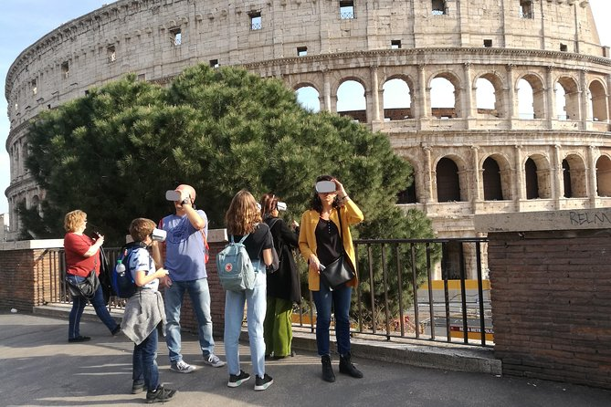  students using VR to explore ancient civilizations in the classroom