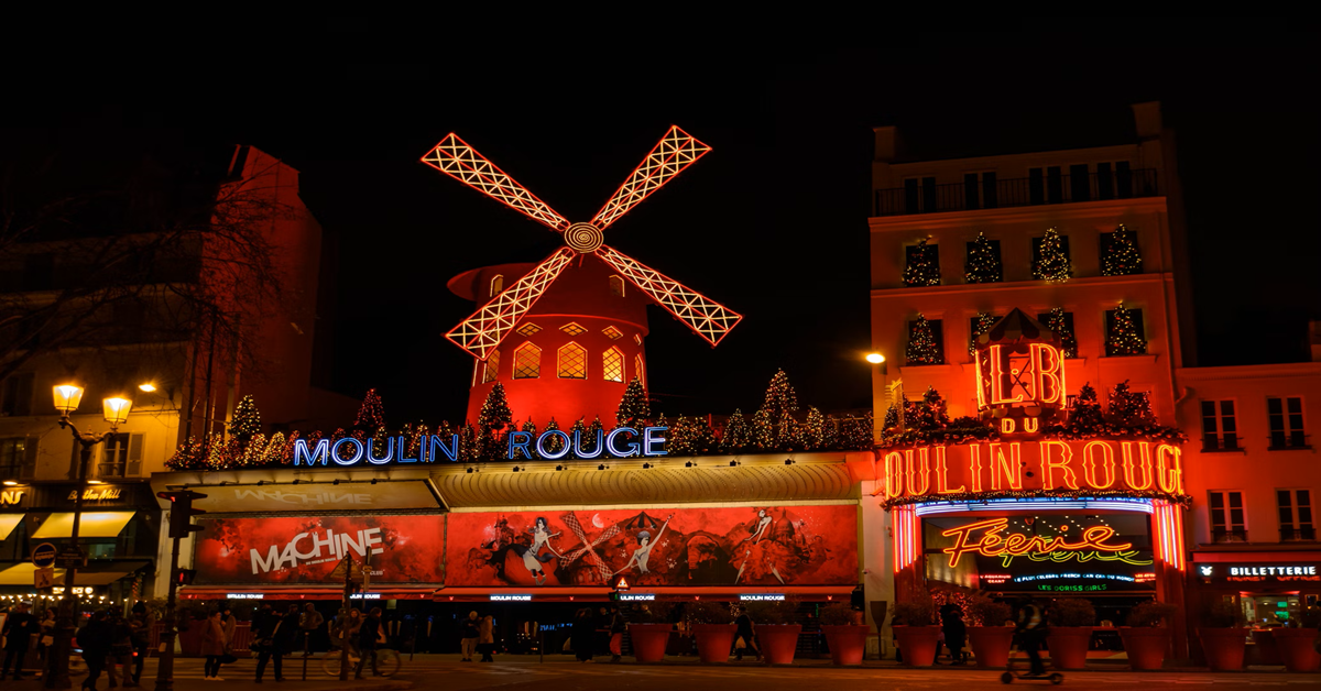 moulin rouge outside image