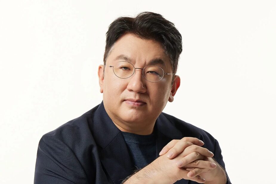 This contain an image of bang si hyuk EY