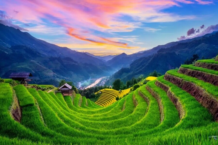 Sapa is known as one of the top tourist destinations in Vietnam. Source: Traveloka